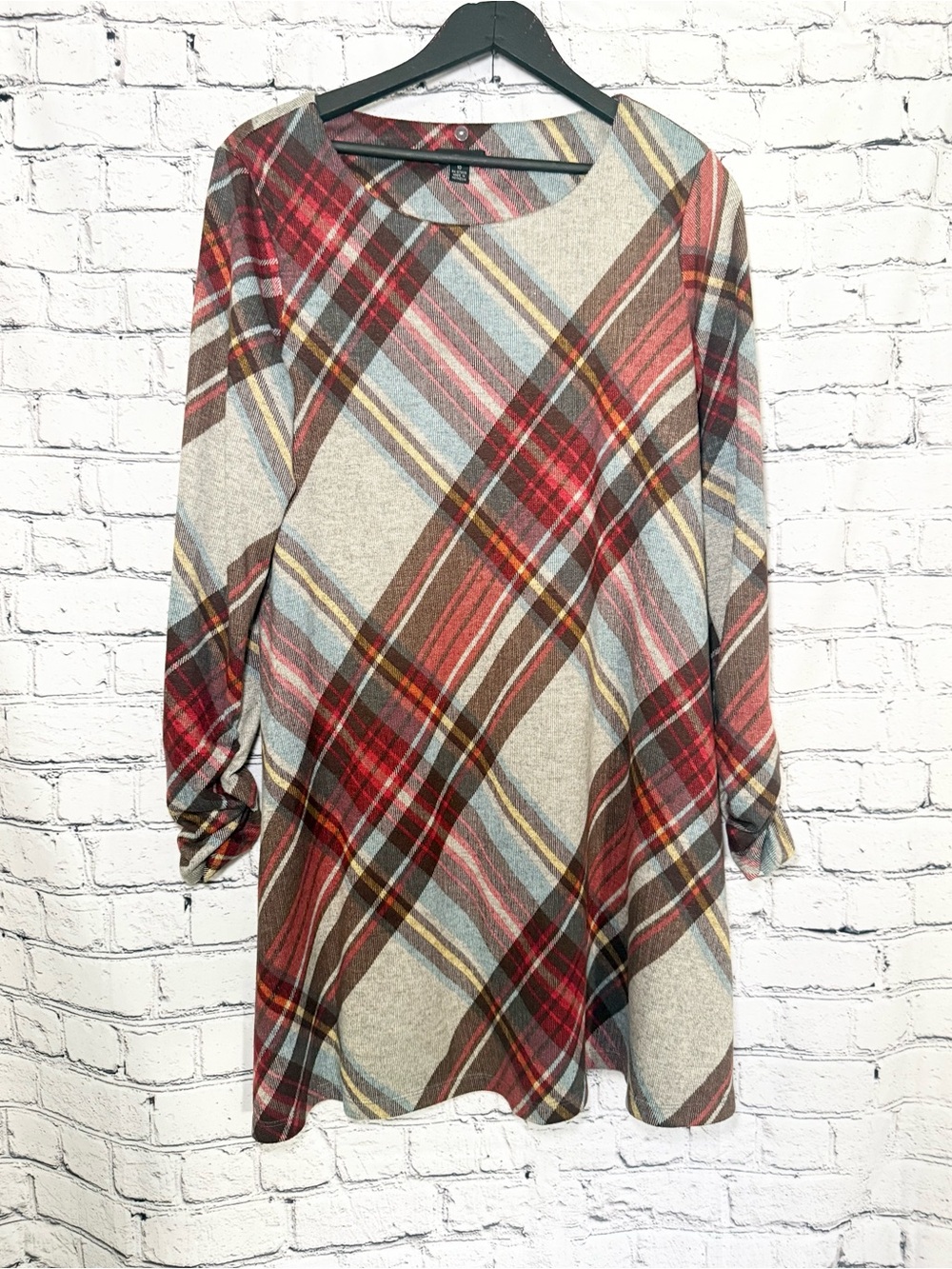 Cozy Plaid dress in Red, Gray & Brown. Size 10